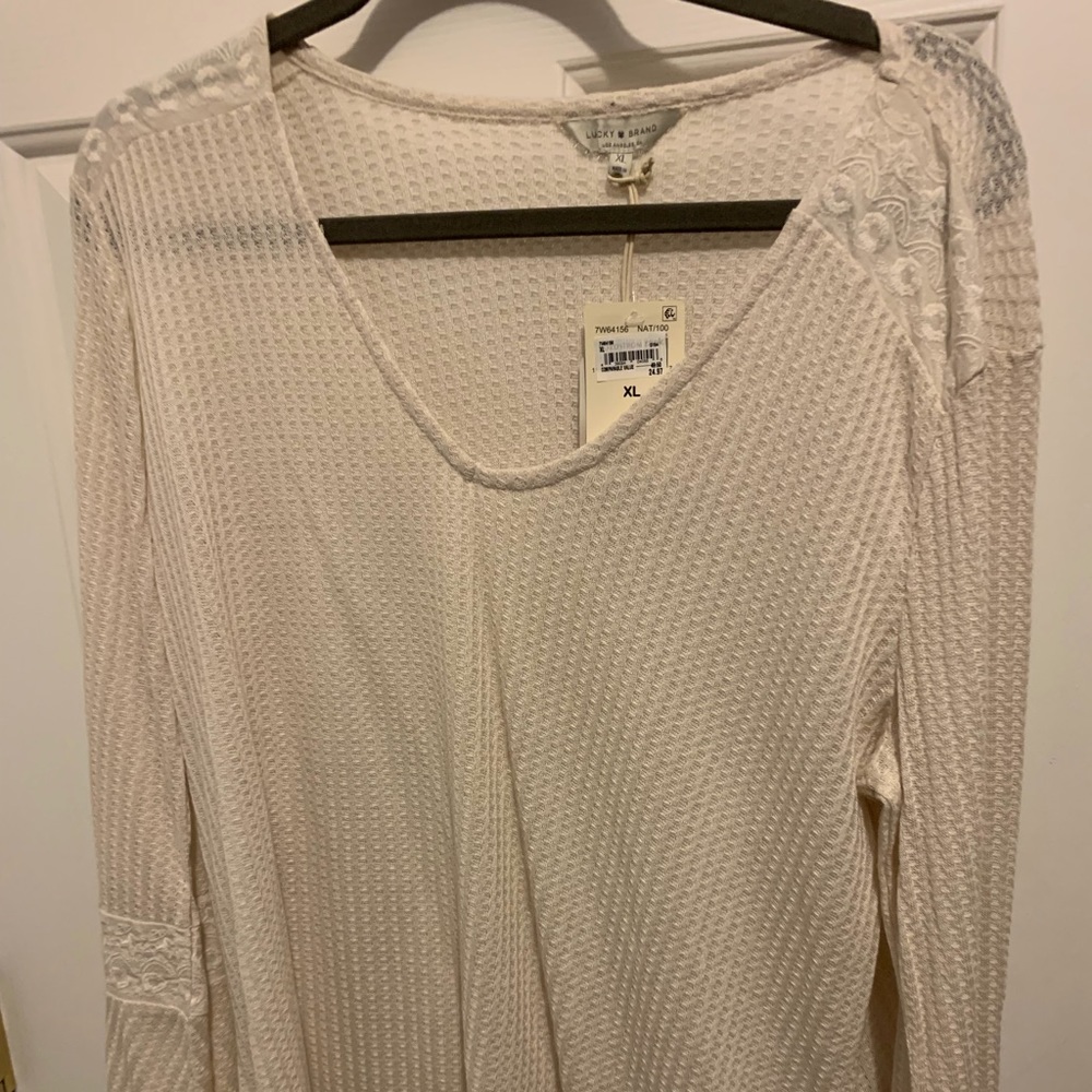 V neck top